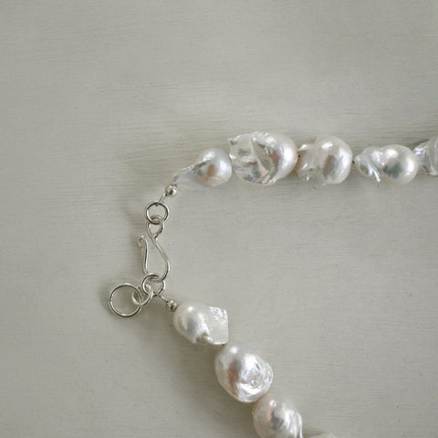 Perla Barroca Carlota Necklace