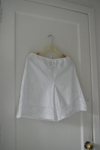 Short Enagua III